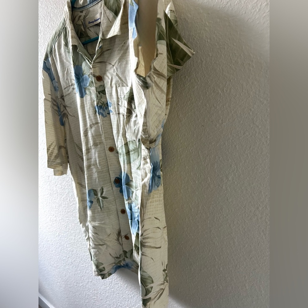 Tommy Bahama Brand/Shirt/Men’s/Hawaiian - Picture 3 of 12